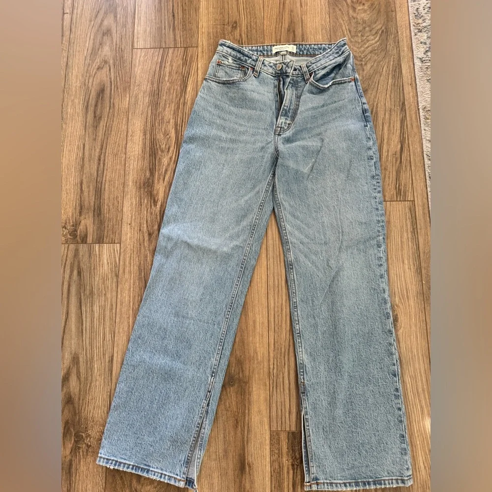 Abercrombie & Fitch The 90’s Relaxed Jean High Rise Curve Love - Picture 1 of 3
